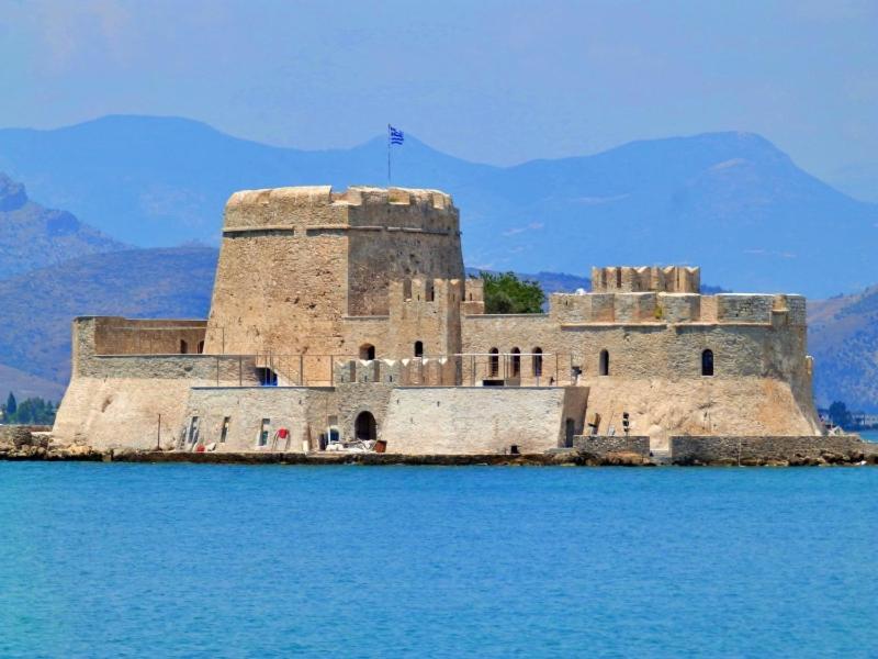 Trident Apartments Nafplio Luaran gambar